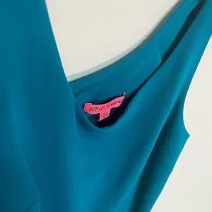 Betsey johnson scoop neck sleeveless crepe midi dress sales